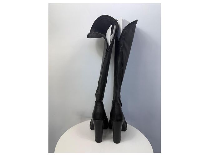 Ann Demeulemeester Kniehohe Stiefel aus schwarzem Leder - Ansicht 4