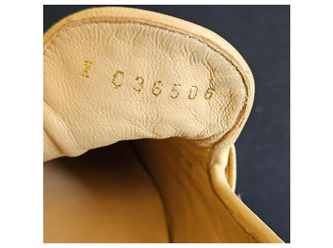 Chanel Mocassini in pelle matelassé beige chiusura CC - vista 15