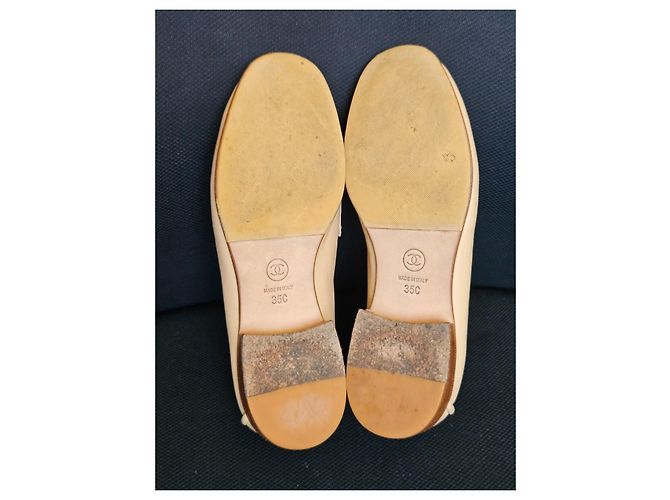 Chanel Mocassini in pelle matelassé beige chiusura CC - vista 16
