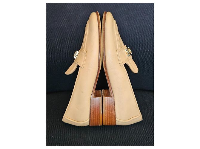 Chanel Mocassini in pelle matelassé beige chiusura CC - vista 8