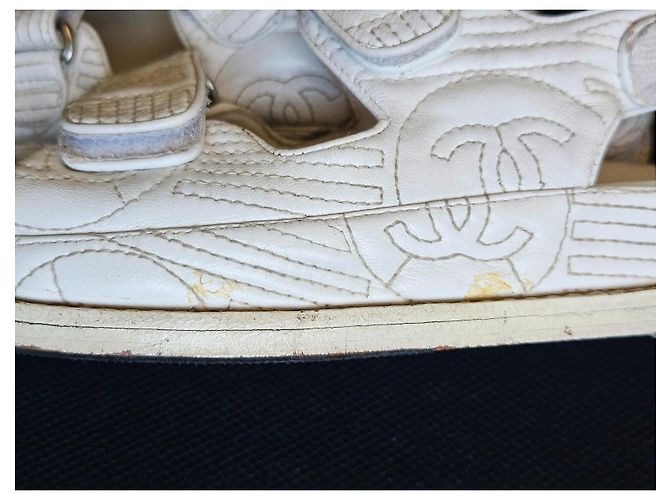 Chanel Sandalen aus weißem gestepptem Leder CC-Logo - Ansicht 12