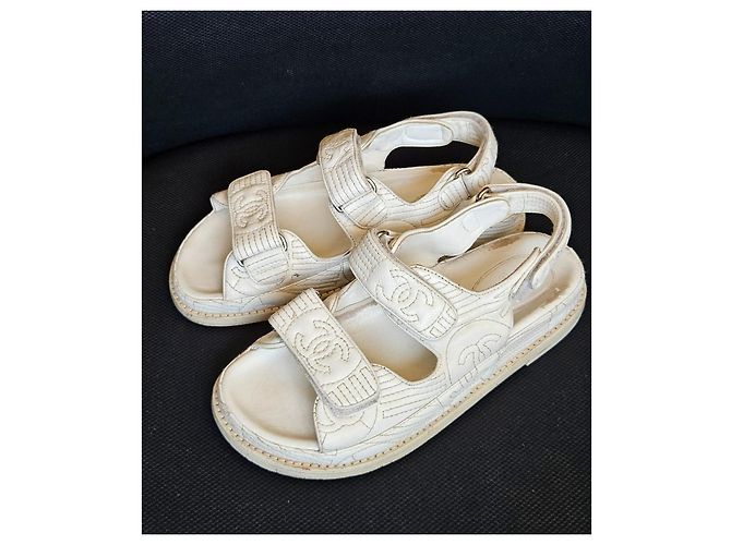 Chanel Sandalen aus weißem gestepptem Leder CC-Logo - Ansicht 5