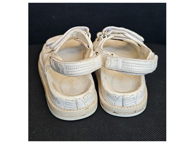 Chanel Sandalen aus weißem gestepptem Leder CC-Logo - Ansicht 7