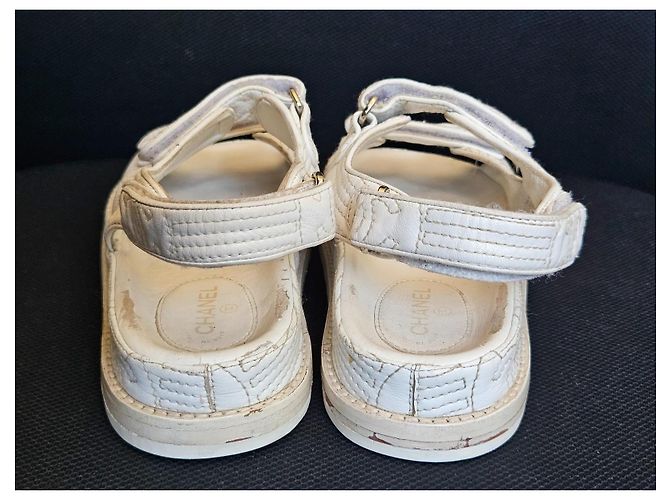 Chanel Sandalen aus weißem gestepptem Leder CC-Logo - Ansicht 8