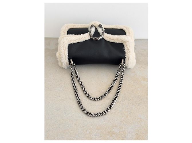 Borsa a tracolla Gucci Dionysus Medium in pelle e shearling Nero Bianco - vista 10