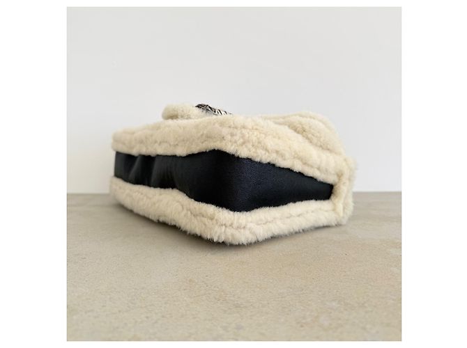 Borsa a tracolla Gucci Dionysus Medium in pelle e shearling Nero Bianco - vista 6
