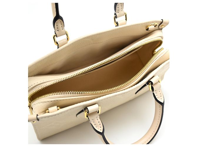 Borsa a tracolla Louis Vuitton OnTheGo EW Cream Crudo - vista 6