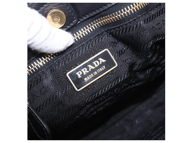 Borsa a mano PRADA Ribbon in pelle nera e oro Auth 202973V Nero D'oro - vista 21