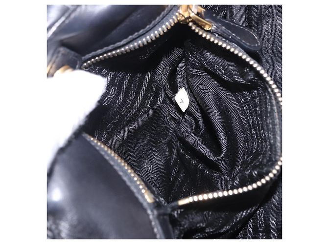 Borsa a mano PRADA Ribbon in pelle nera e oro Auth 202973V Nero D'oro - vista 25