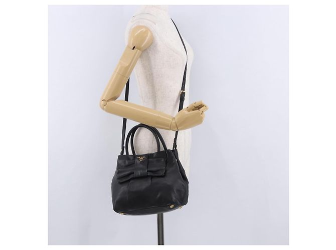 Borsa a mano PRADA Ribbon in pelle nera e oro Auth 202973V Nero D'oro - vista 28