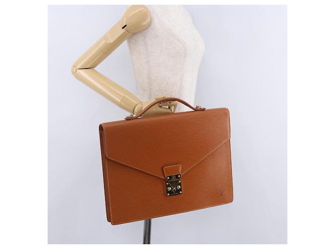 LOUIS VUITTON Epi Porte Documents Bandouliere Zipangu Gold M54468 LV Auth 201296 - vista 29
