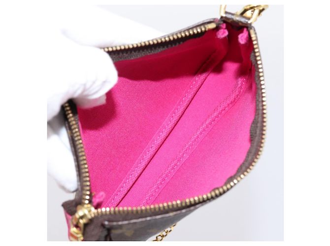 LOUIS VUITTON Monogram Ski Bear Mini Pochette Accessoires M67769 LV Auth 203222M Monograma - vista 10