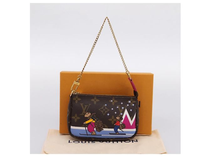 LOUIS VUITTON Monogram Ski Bear Mini Pochette Accessoires M67769 LV Auth 203222M Monograma - vista 12