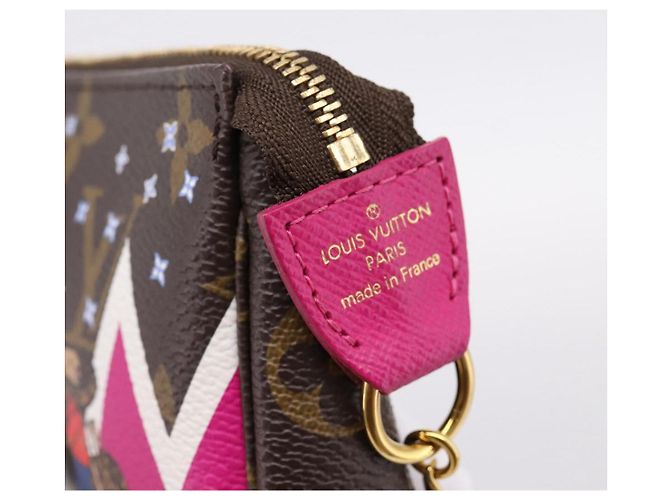 LOUIS VUITTON Monogram Ski Bear Mini Pochette Accessoires M67769 LV Auth 203222M Monograma - vista 18