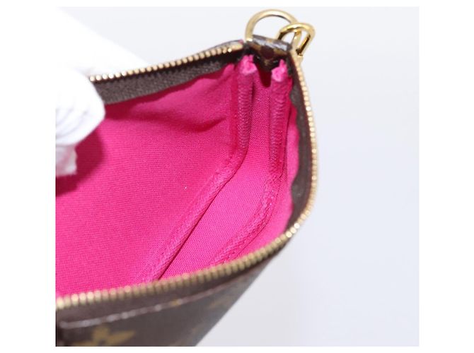 LOUIS VUITTON Monogram Ski Bear Mini Pochette Accessoires M67769 LV Auth 203222M Monograma - vista 21