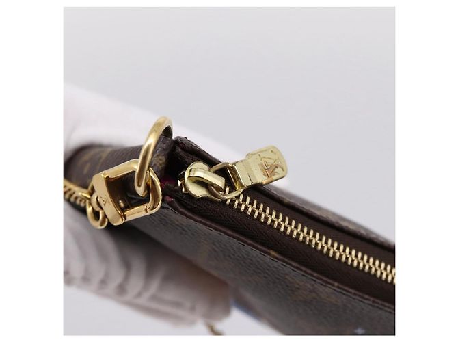 LOUIS VUITTON Monogram Ski Bear Mini Pochette Accessoires M67769 LV Auth 203222M Monograma - vista 9