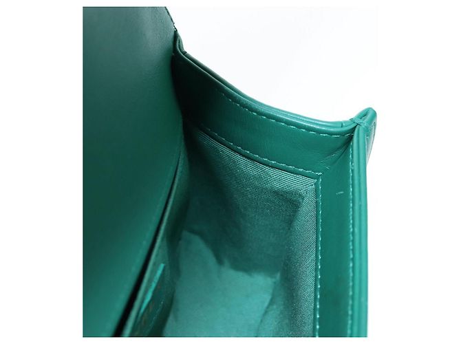 CHANEL Boy Chanel 20 Borsa a tracolla con catena in pelle Verde Oro CC Auth 203249SAM D'oro - vista 21