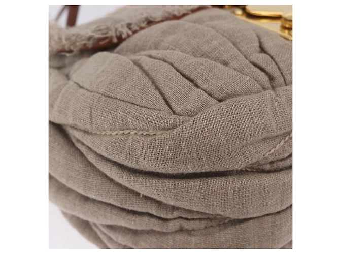 Borsa a tracolla Miu Miu Matelassé con catena in tela beige e oro Auth 202216V - vista 15