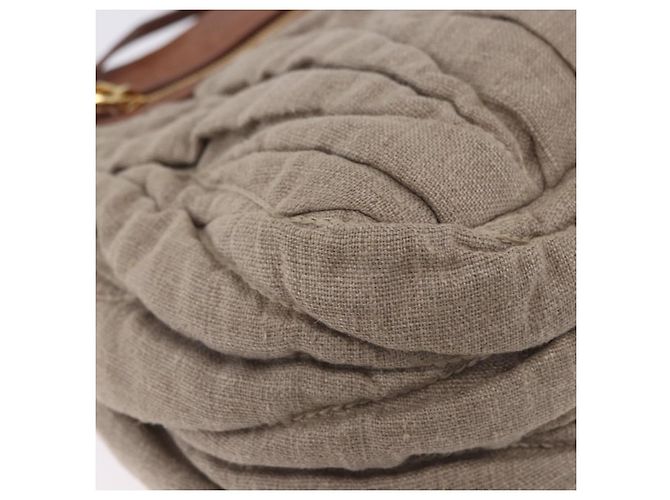 Borsa a tracolla Miu Miu Matelassé con catena in tela beige e oro Auth 202216V - vista 17