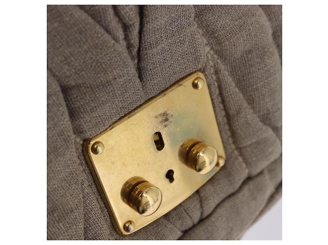 Borsa a tracolla Miu Miu Matelassé con catena in tela beige e oro Auth 202216V - vista 9