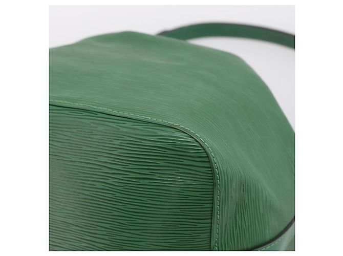 Borsa a tracolla LOUIS VUITTON Epi Petit Noe Verde M44104 LV Auth 201395V - vista 16