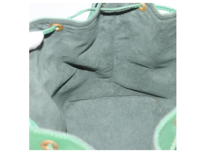 Borsa a tracolla LOUIS VUITTON Epi Petit Noe Verde M44104 LV Auth 201395V - vista 18