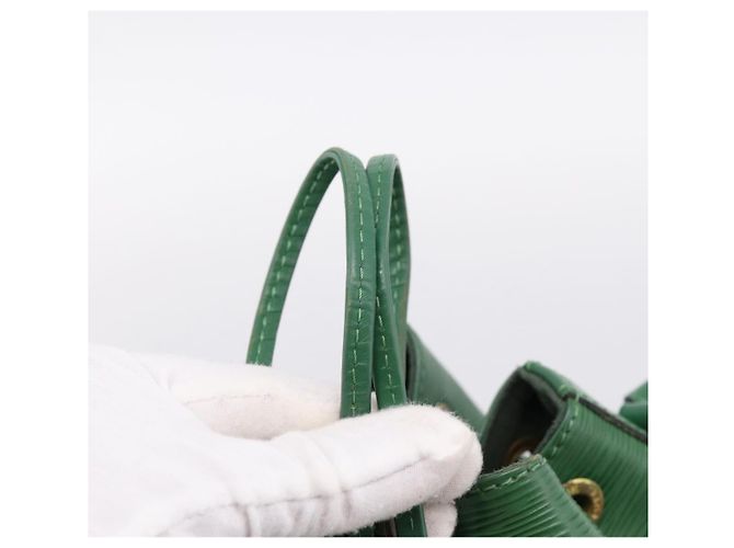 Borsa a tracolla LOUIS VUITTON Epi Petit Noe Verde M44104 LV Auth 201395V - vista 9