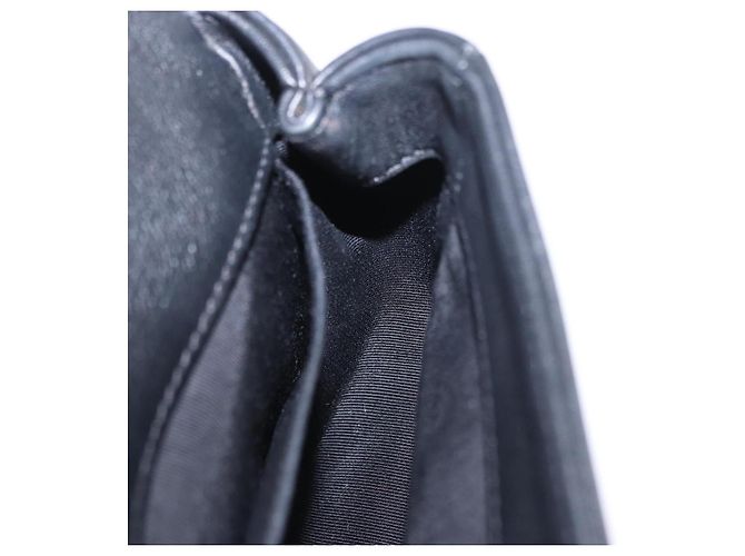 Bolsa de Ombro CHANEL Matelasse com Corrente em Pele de Cordeiro Preta e Ouro CC Auth 202464SAM Preto Dourado - vista 23