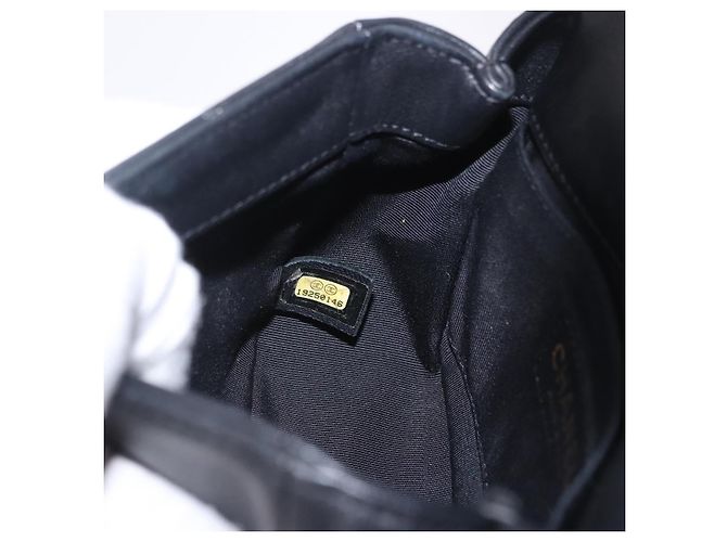 Bolsa de Ombro CHANEL Matelasse com Corrente em Pele de Cordeiro Preta e Ouro CC Auth 202464SAM Preto Dourado - vista 24