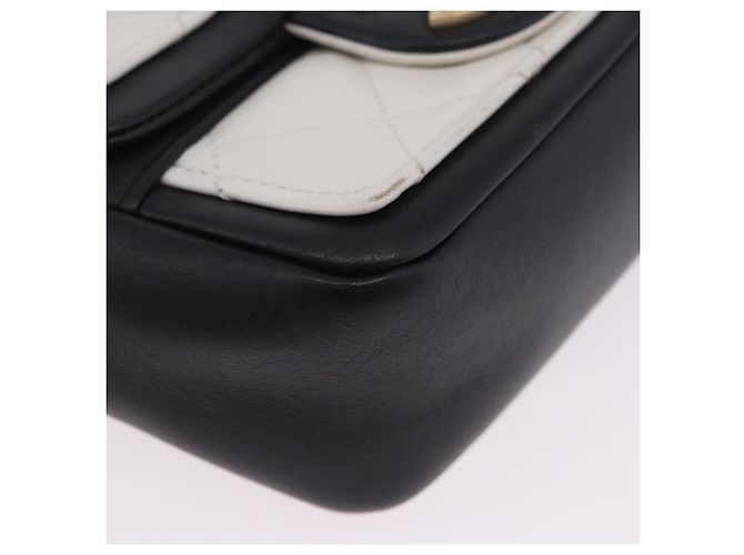 Bolsa de Ombro CHANEL Matelasse com Corrente em Pele de Cordeiro Preta e Ouro CC Auth 202464SAM Preto Dourado - vista 9