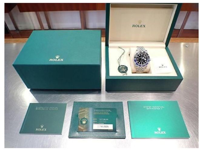 ROLEX GMT MasterII lunetta blu e nera 126710BLNR Bracciale Jubilee '25 Uomo Argento - vista 13