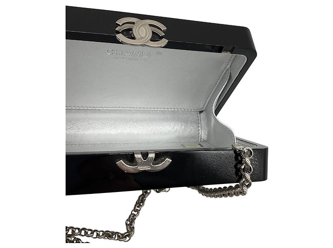 Borsa a pochette Chanel Black / Silver 2017 in Lucite con logo CC e tracolla a catena Nero - vista 8