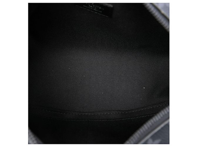 Bolsa Tiracolo Soft Trunk Louis Vuitton Monogram Eclipse preta Preto - vista 4