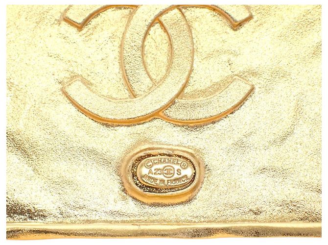 Spilla logo Chanel placcata in oro e pelle D'oro - vista 6