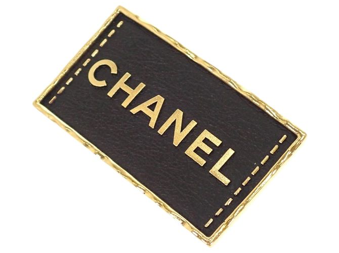 Spilla logo Chanel placcata in oro e pelle D'oro - vista 8