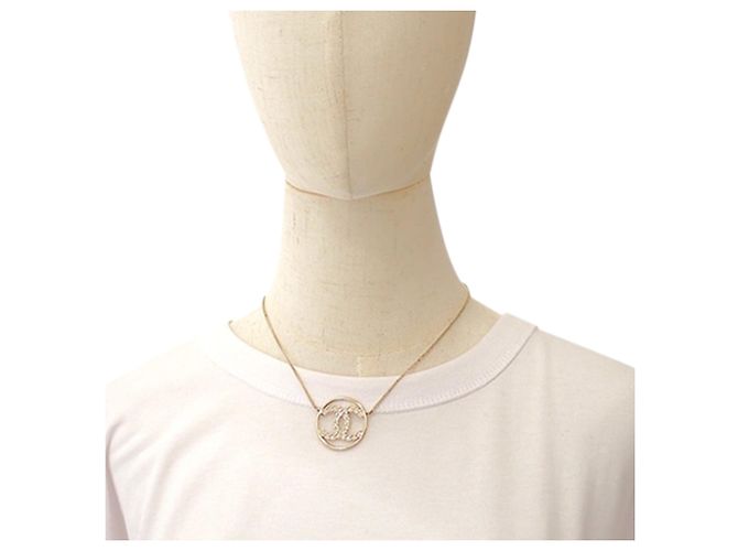 Collana con pendente rotondo Chanel CC placcato oro e strass D'oro - vista 13