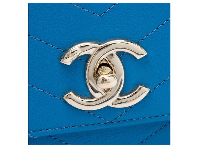 Borsa Chanel Medium Grained Calfskin Chevron Chic Top Handle Flap Satchel Blu - vista 5