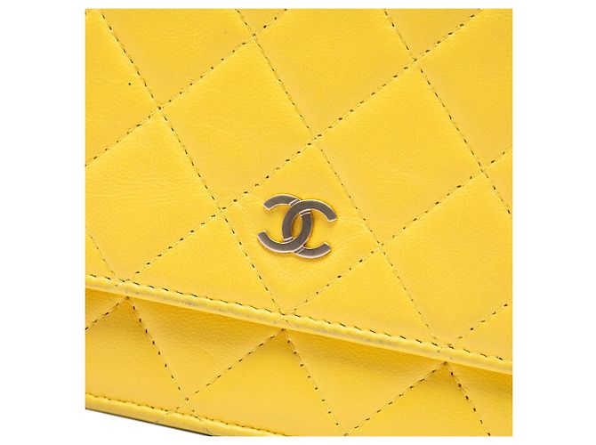 Borsa a tracolla Chanel CC Quilted Lambskin Wallet on Chain Gialla Giallo - vista 5