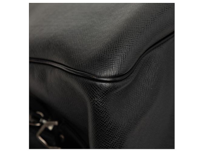 Borsa da viaggio Louis Vuitton Taiga Kendall GM Nera Nero - vista 6