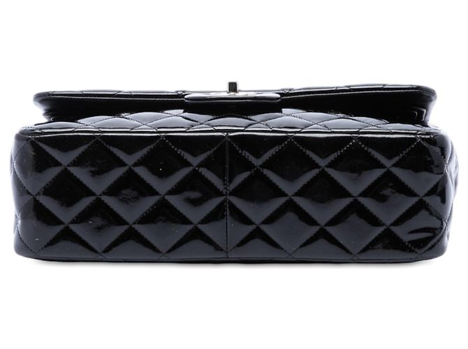 Borsa a tracolla Chanel Jumbo Classic Double Flap in vernice nera Nero - vista 3