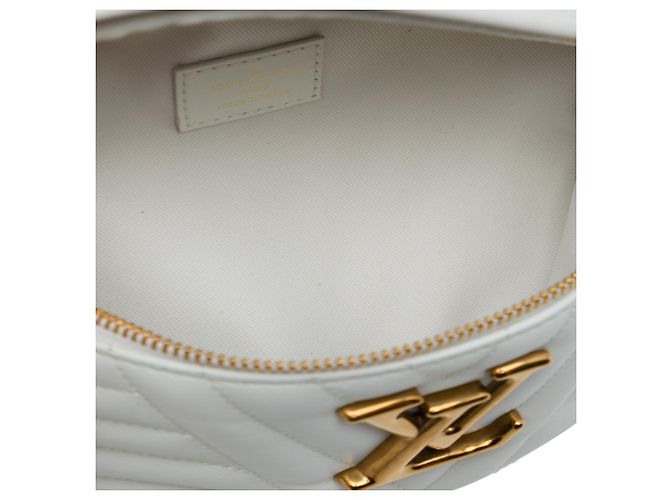Bumbag Louis Vuitton New Wave em couro de bezerro branco - vista 4