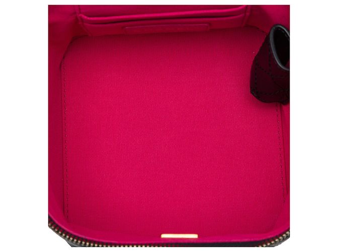 Piccolo Vanity Case Chanel in vitello matelassé nero con catena e borsa satchel - vista 4