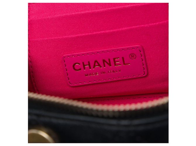 Piccolo Vanity Case Chanel in vitello matelassé nero con catena e borsa satchel - vista 5