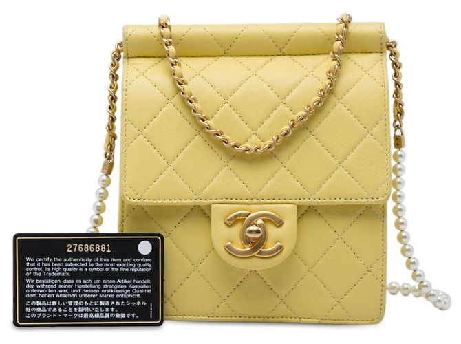 Borsa a tracolla Chanel Small Quilted Lambskin Chic Pearls gialla Giallo - vista 7
