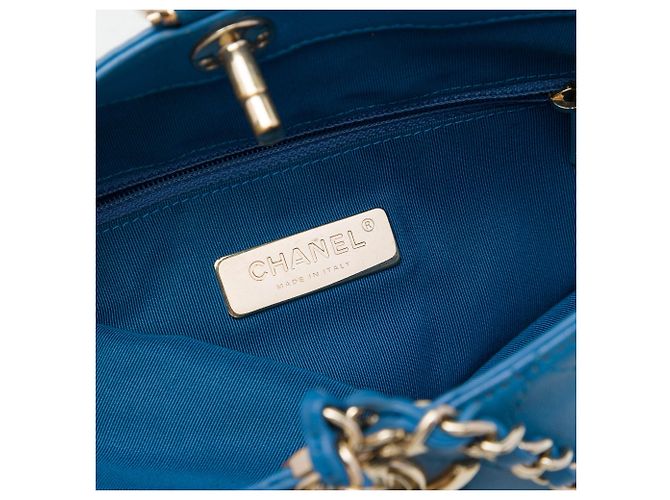 Blauer Chanel CC gesteppter Kalbsleder-Bucket-Rucksack - Ansicht 5