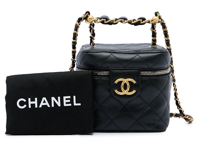 Small Vanity Case Chanel in pelle di vitello matelassé nera con catena e borsa satchel Nero - vista 6