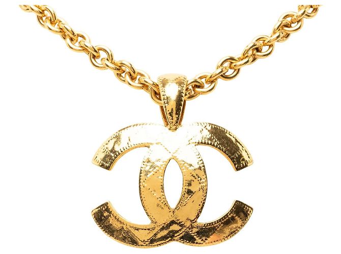 Collana con pendente matelassé Chanel CC placcato oro D'oro - vista 2