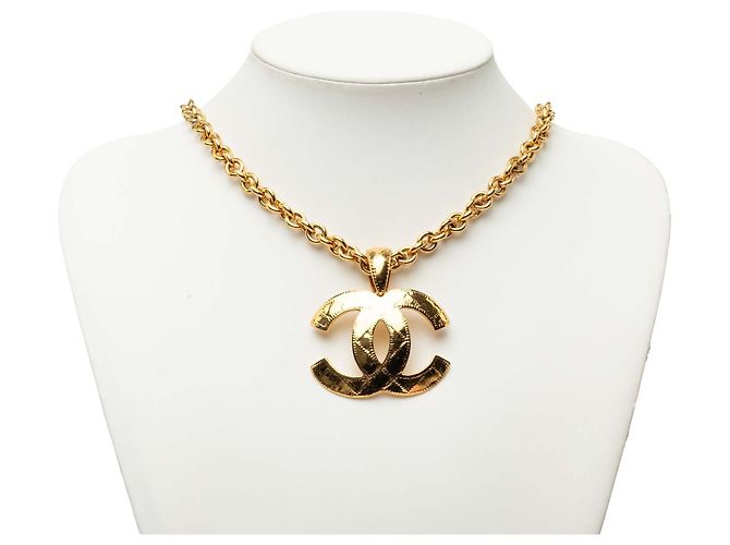 Collana con pendente matelassé Chanel CC placcato oro D'oro - vista 5