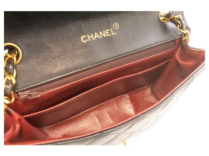 Bolsa de Ombro com Corrente Meia Lua CHANEL Tiracolo Preta Matelassê com Aba Preto - vista 10