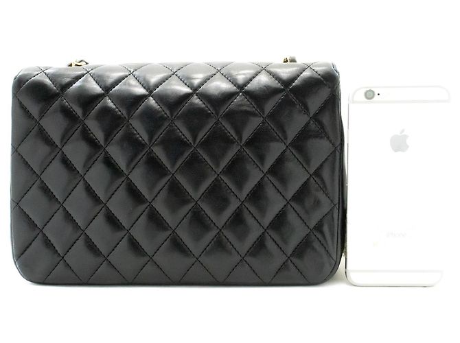 Bolsa de Ombro com Corrente Meia Lua CHANEL Tiracolo Preta Matelassê com Aba Preto - vista 3